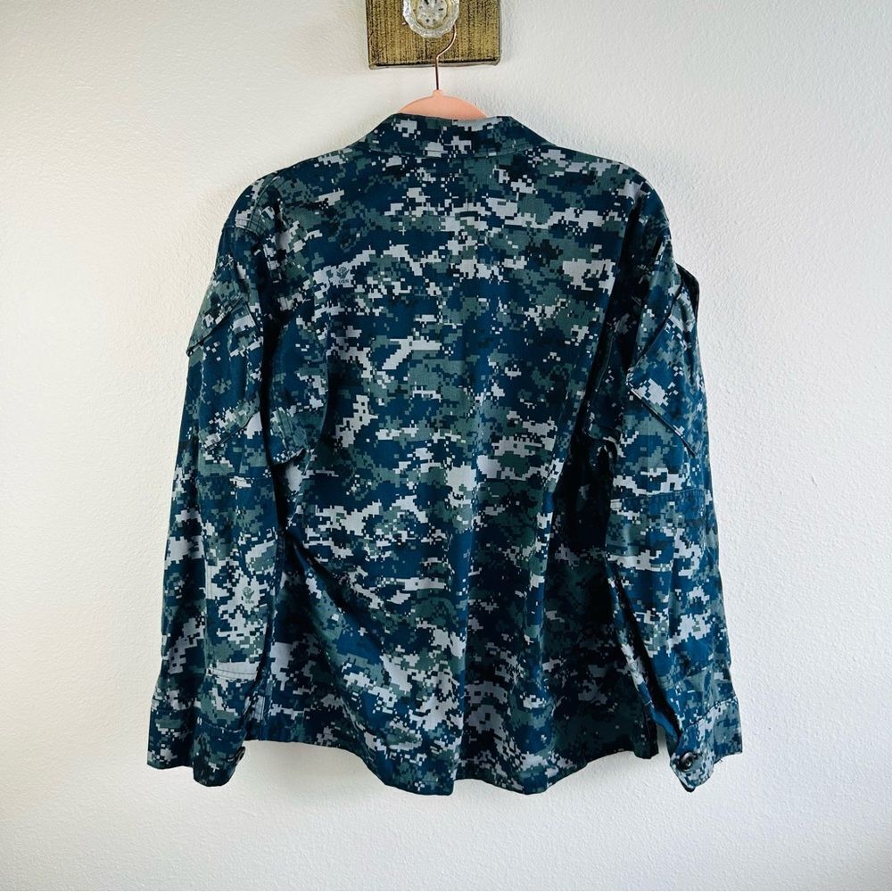 Navy Digital Pattern Shacket‎ Size M Short Ship Patch - Picture 4 of 4